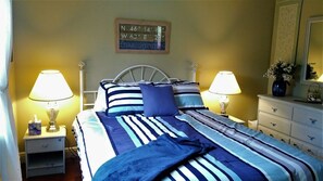 3 Schlafzimmer, Schreibtisch, Bügeleisen/Bügelbrett, Reisekinderbett