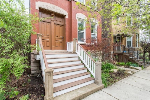 iKlektik House Chicago