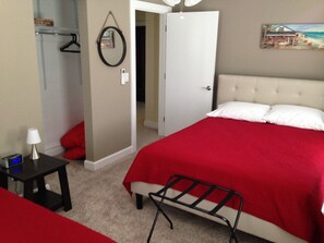 3 habitaciones, tabla de planchar con plancha, wifi y ropa de cama 