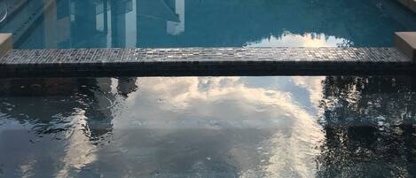 室外游泳池,恒温泳池