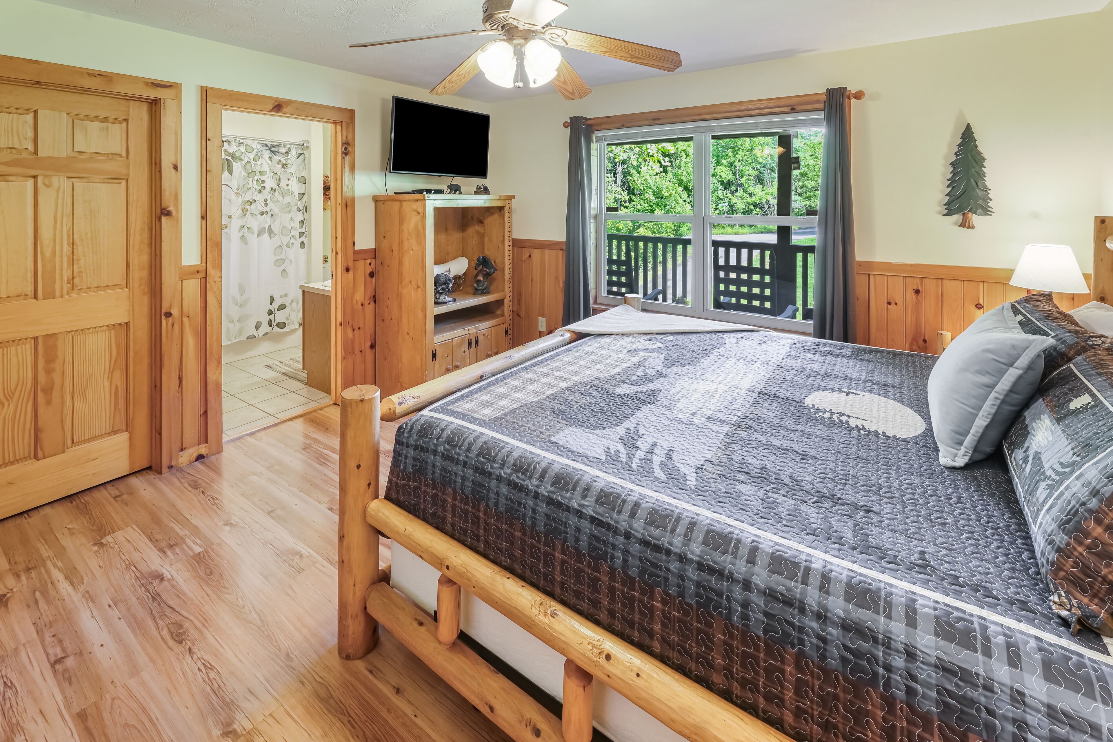 4 chambres, fer et planche à repasser, lit parapluie, Wi-Fi gratuit
