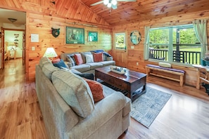 Smart TV, fireplace, DVD player