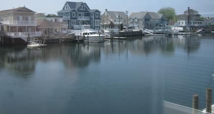  Maison de 3 cac sur la voie navigable Intercoastal. Près de la plage.