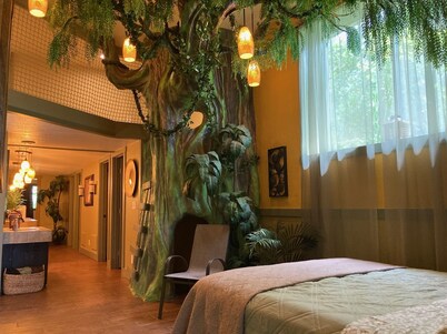 Gorgeous Location, Many Outdoor Activities, Sleeps 49 in Beds + Camping