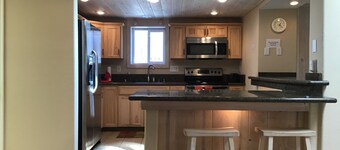 Private Marina, Docks, Close to Golf Course, Restaurants.