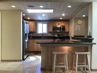 Private Marina, Docks, Close to Golf Course, Restaurants.