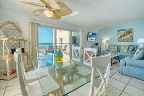Smart TV, books, stereo - BALMY BEACHFRONT BEAUTY! Condo 202.  Beach chairs & sun umbrella provided.  (Indian Shores)