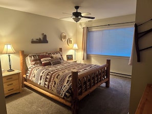 3 bedrooms, desk, iron/ironing board, travel crib