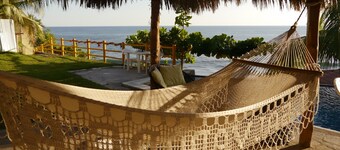Small Hideaway on a Romantic small Private Beach with Exquisite Views.