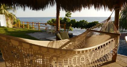 Small Hideaway on a Romantic small Private Beach with Exquisite Views.