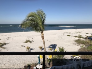 On the beach, sun-loungers, beach towels - Private beach oasis -- 2-minute walk to the ocean! w/ Golf Cart & Club Access (Captiva)