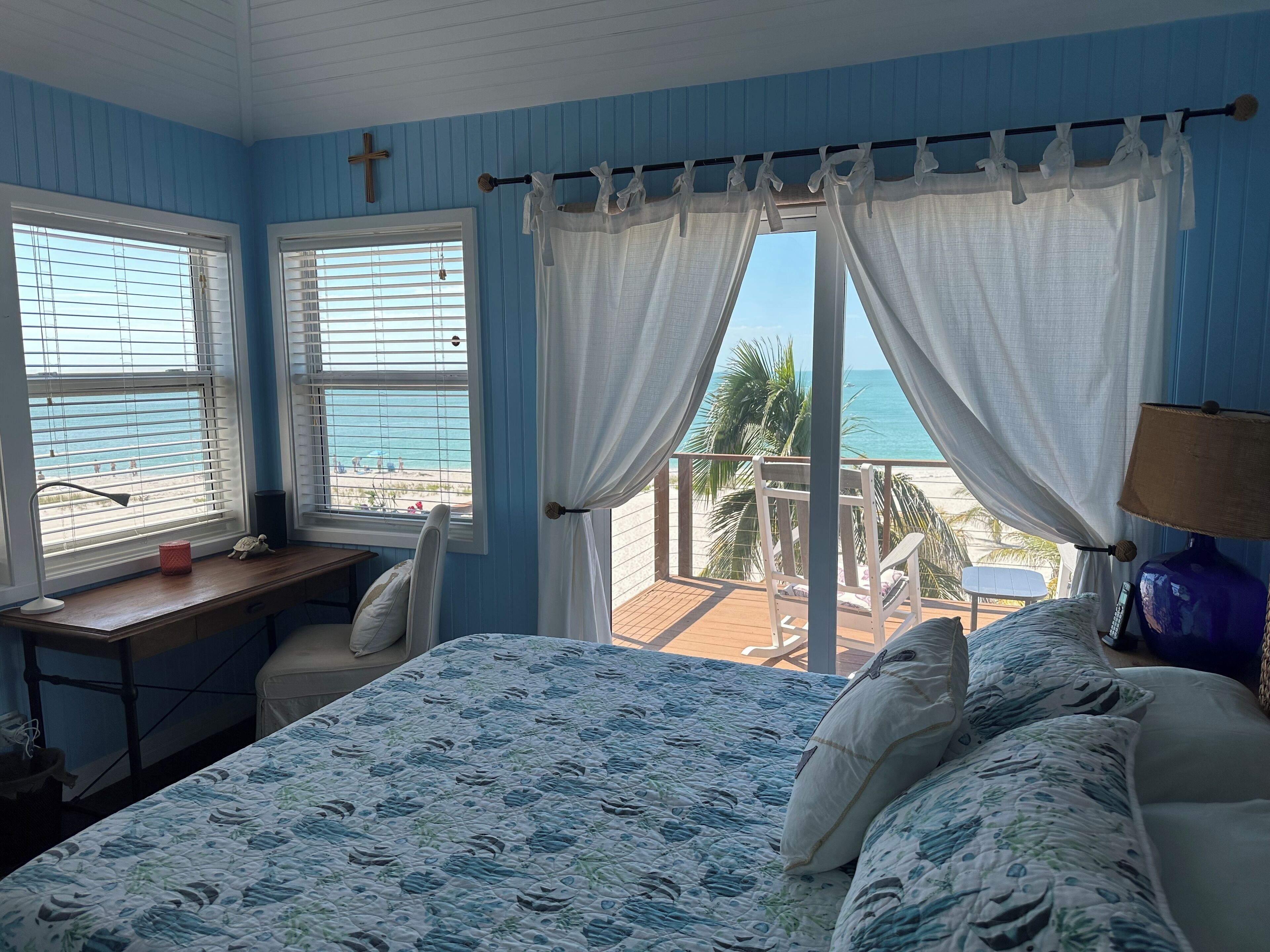 3 chambres, fer et planche à repasser, lit parapluie, Wi-Fi gratuit