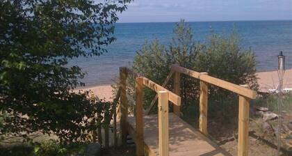 Lake Superior Beach House on Beautiful Sugar Beach Very Nice