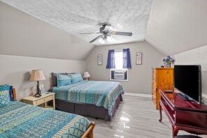 3 chambres, fer et planche à repasser, Wi-Fi, draps fournis