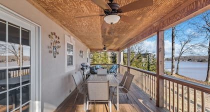 Lakefront/Boat Dock, 3/2, Furnished, Castaway Cottage, covered back deck views