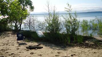 Una spiaggia nelle vicinanze, teli da spiaggia