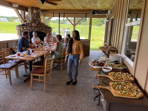 Toivotamme sinut tervetulleeksi tutustumiseen Leelanaun maakunnan viininmaistelualueen sydämessä