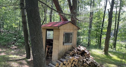 Minutes from the heart of Ellicottville! Beautiful 4 bedroom, sleeps 10.