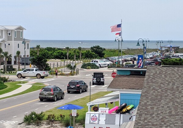Estacionamiento en la propiedad, se necesita auto 