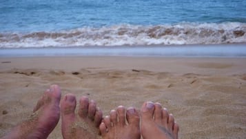 Beach nearby, sun-loungers, beach towels