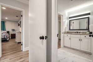 4 bedrooms, iron/ironing board, travel cot, free WiFi