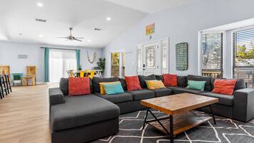 Smart TV, table tennis, stereo