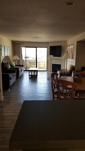 TV, fireplace, DVD player, books