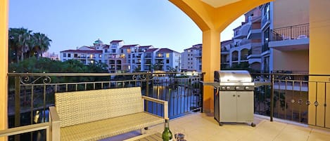 Apartment (2 Bedrooms) | Front of property