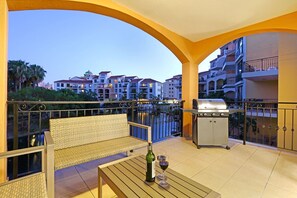 Apartemen (2 Bedrooms) | Bagian depan properti