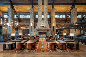 Bar (on property) - Gaylord Rockies Resort & Convention Center (Aurora)
