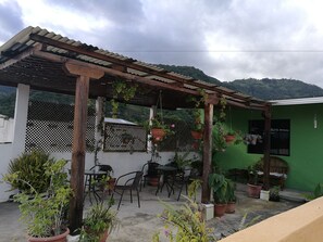 View from property - Apartamentos Macondo (Panajachel)