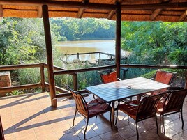 Chalé família, 2 quartos | Terraço/pátio