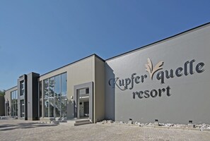 Property entrance - Kupferquelle Resort (Tsumeb)