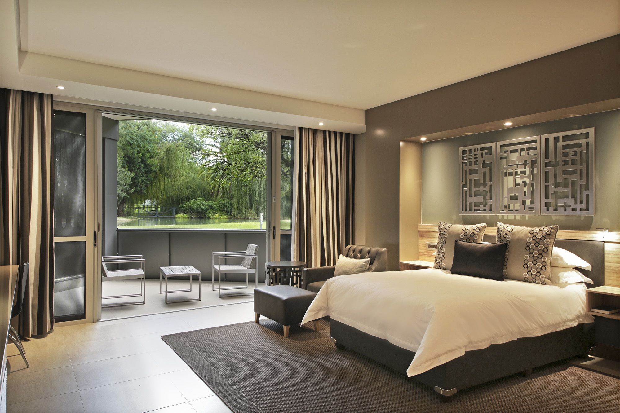 In-room safe, desk, laptop workspace, free WiFi