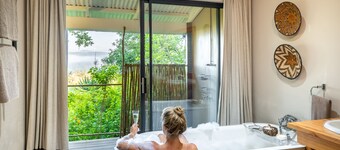 Fugitives' Drift Lodge