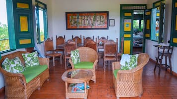 Tägliches inbegriffenes nach Wunsch zubereitetes Frühstück