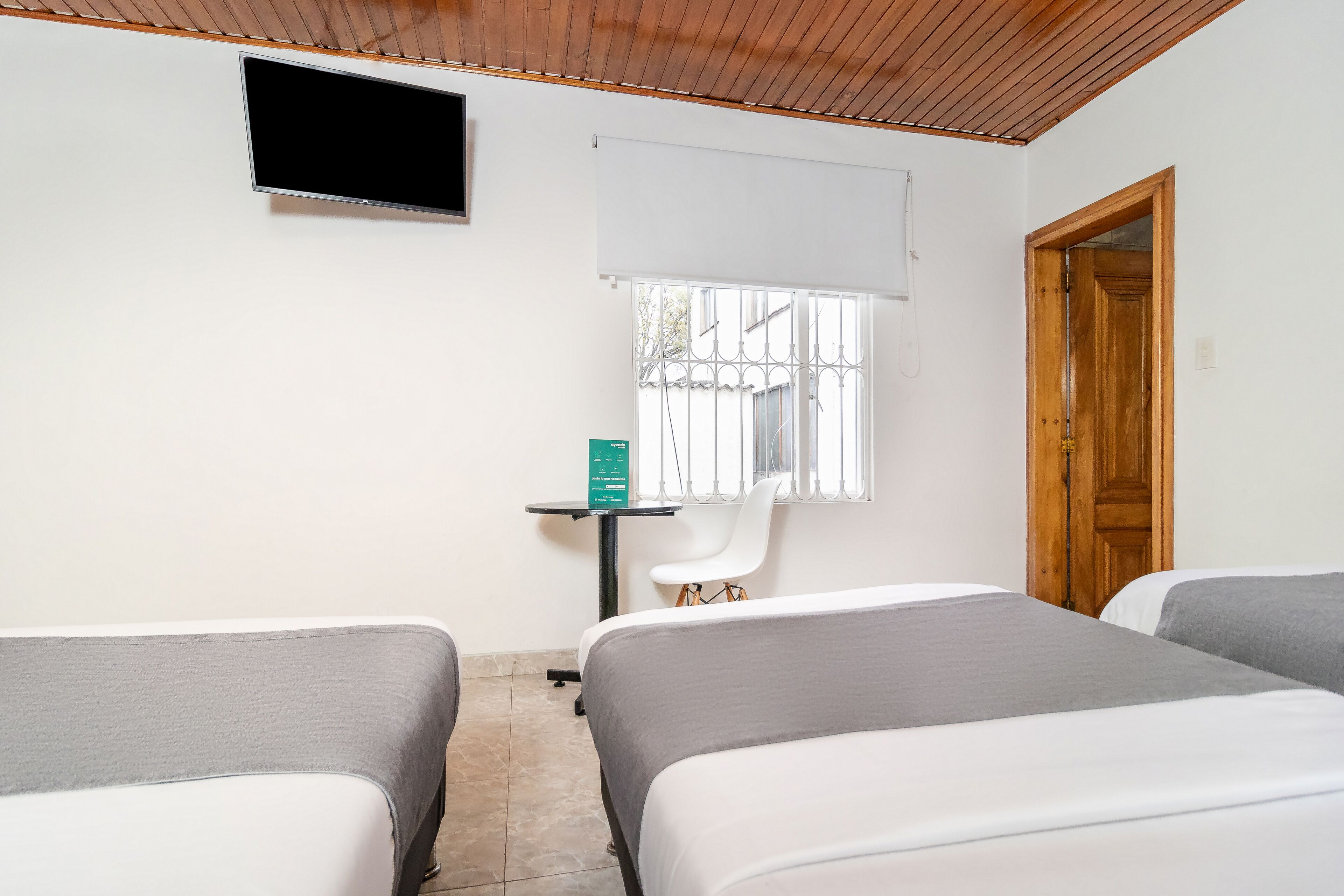 quadruple room | bed sheets