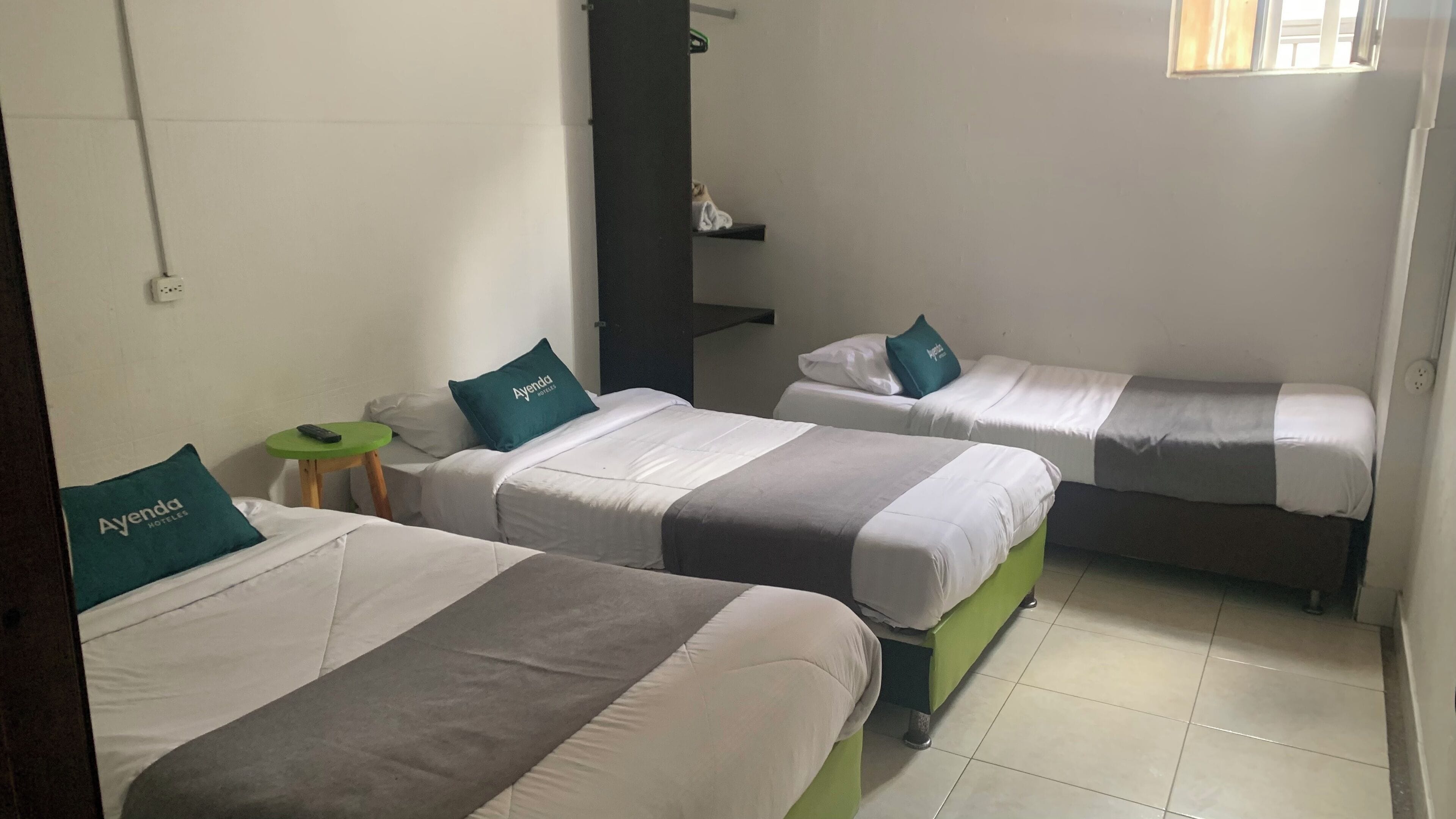 triple room | bed sheets