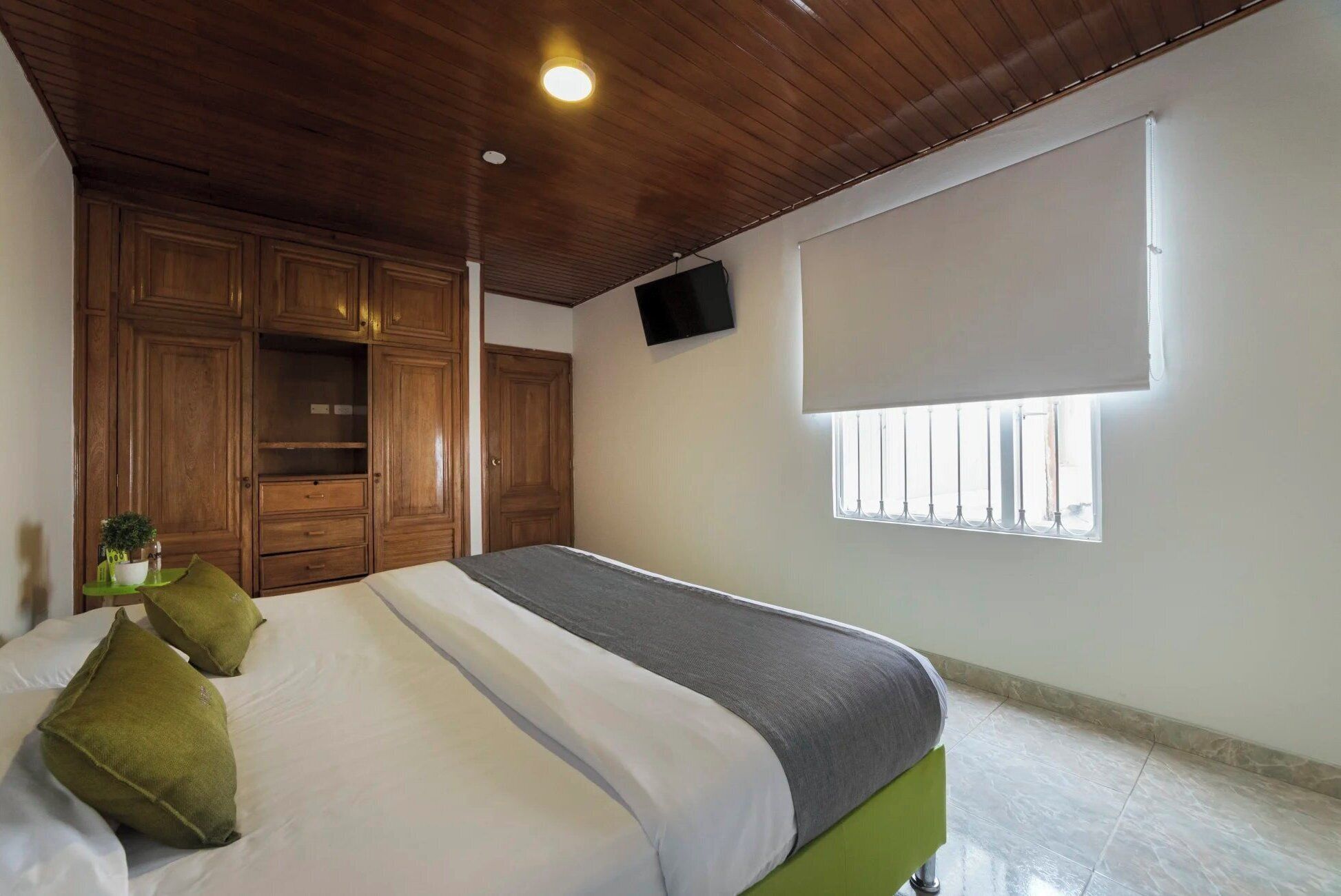 single room | bed sheets