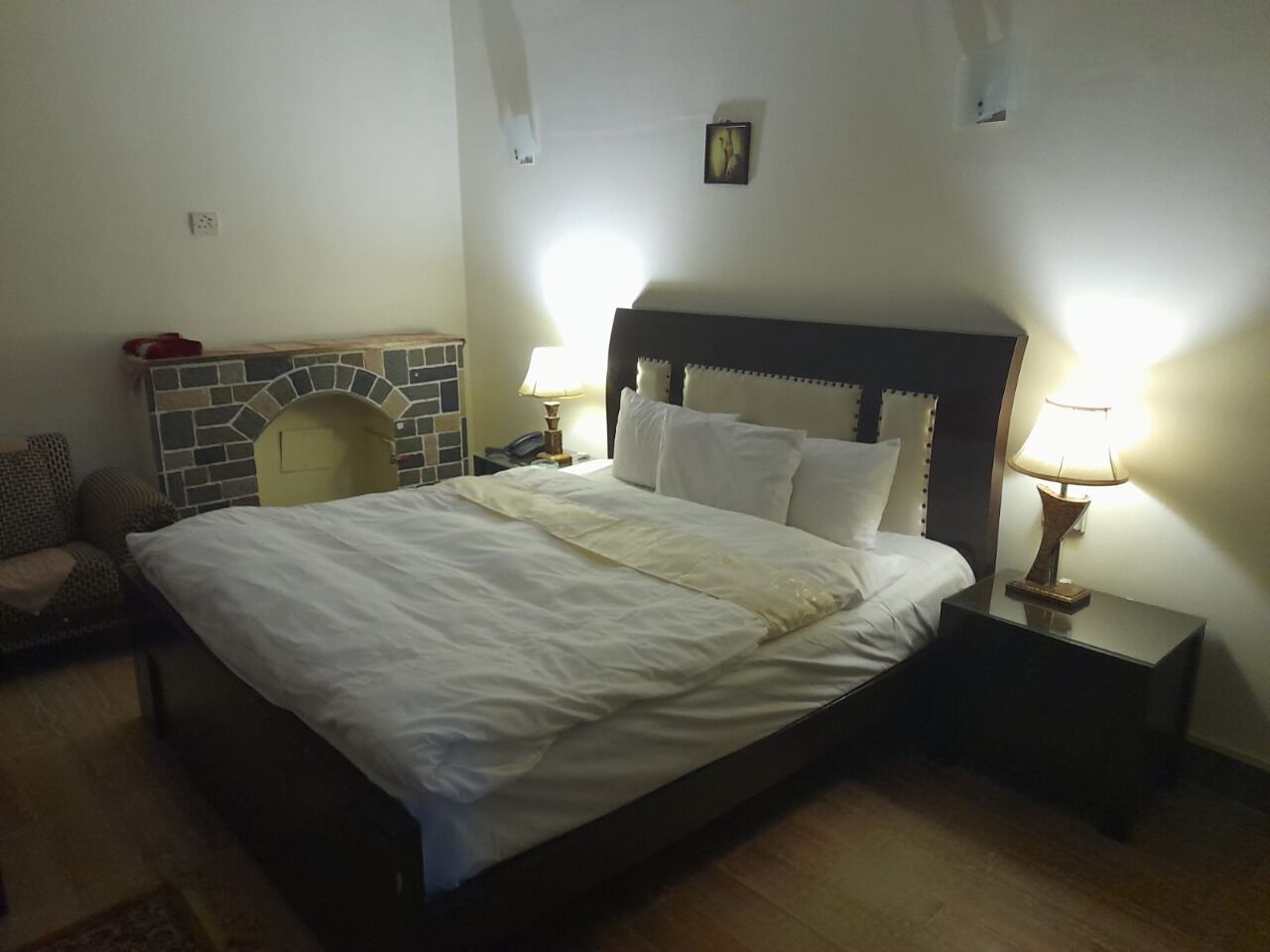 Deluxe Room | Desk, rollaway beds, free WiFi