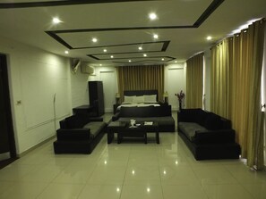 Suite | Escritorio, camas supletorias, wifi gratis