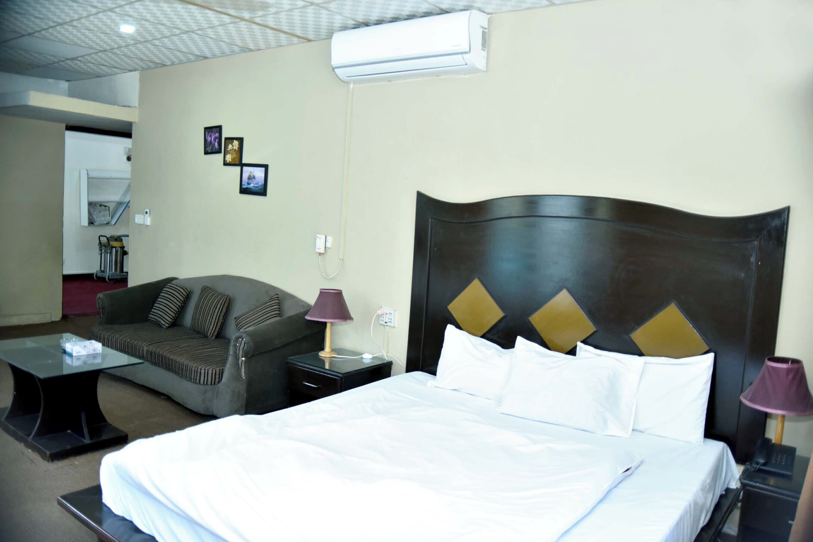 Basic Room | Desk, rollaway beds, free WiFi