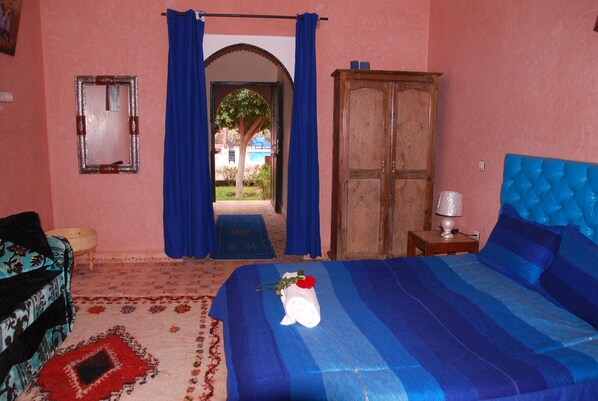 Suite Confort | 1 habitación, escritorio, tabla de planchar con plancha y wifi gratis 