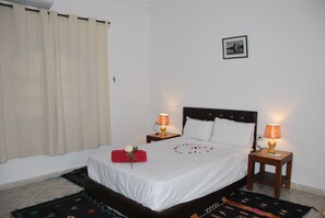 Comfort Suite | 1 bedroom, desk, iron/ironing board, free WiFi