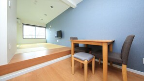 基础客房 (2F Japanese Style B) | 客房内用餐