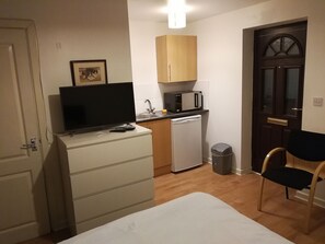 1 camera, Wi-Fi gratuito, lenzuola, accesso in sedia a rotelle