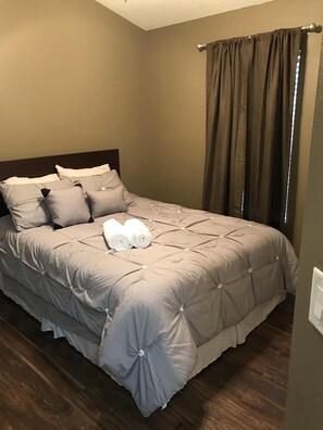 Room - Centrally Located Home in Tampa (Tampa)