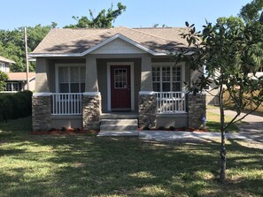 Exterior - Centrally Located Home in Tampa (Tampa)