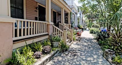 Traveler's Retreat: Your Refuge In the Old Town