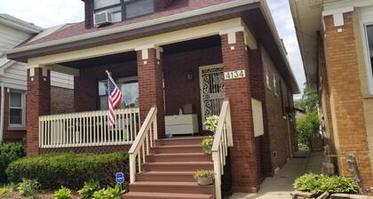 ★ Super mukava ★ Great Location ★ Lapset ja koirat ★ ILMAINEN PARKING ★ Hiljainen alue